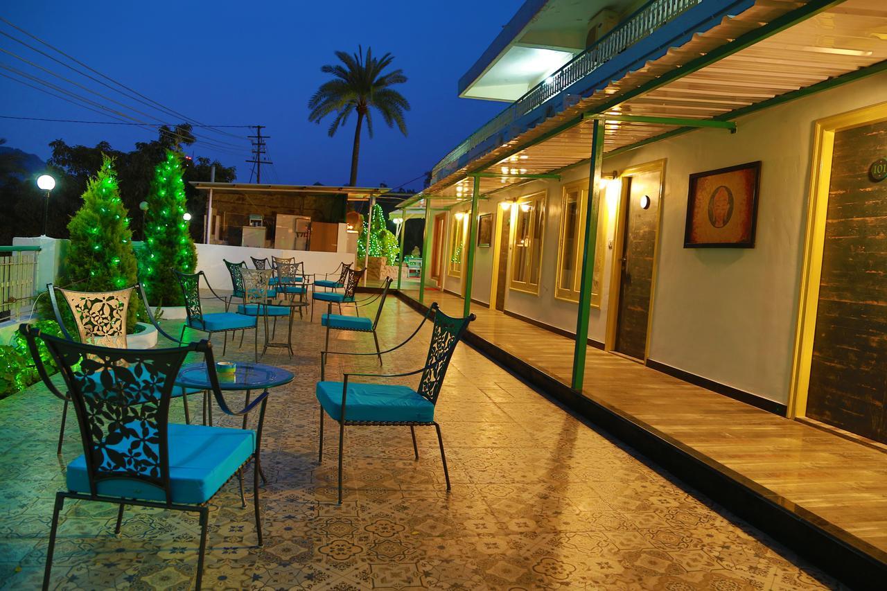 فندق كارنافاتي مونت ابو المظهر الخارجي الصورة
