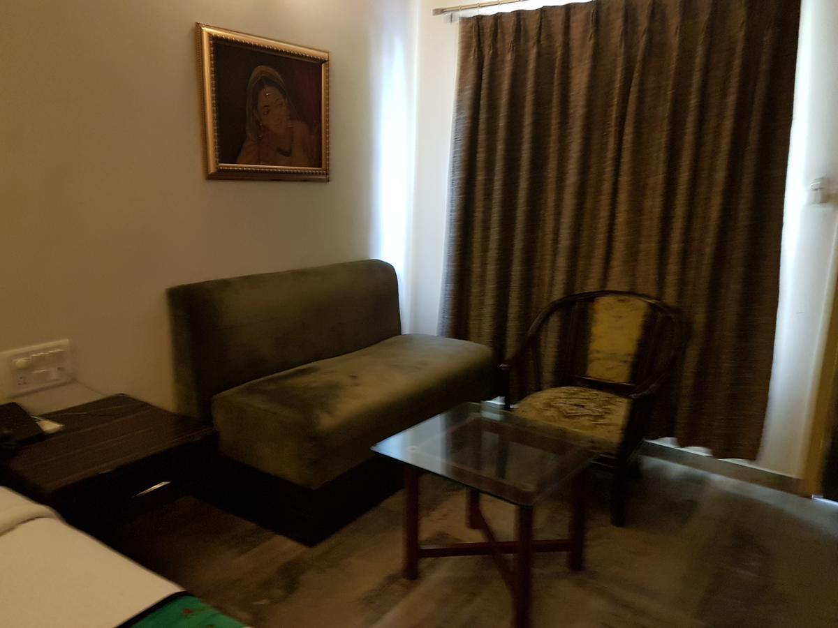 فندق كارنافاتي مونت ابو المظهر الخارجي الصورة